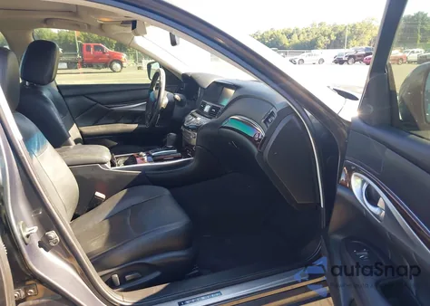 2013 Infiniti M37 z USA, uszkodzony, nr VIN JN1BY1AP8DM513744